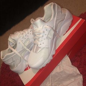 Brand New Nike Huaraches